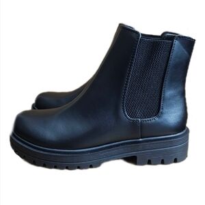 Soda Womens Chelsea Pilot Lug Sole Boots NEW Size 9 Black
